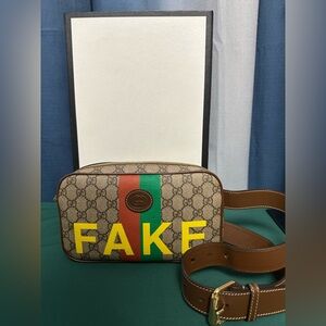 GUCCI
Fake/Not GG Supreme Canvas Belt Bag Beige